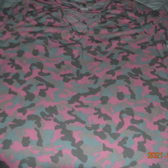 Sew In Love Top - Picture 2 of 5